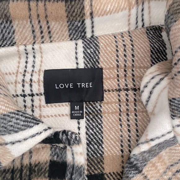 Plaid Shacket Black White Tan Love Tree M - Picture 5 of 6
